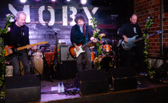 urtain_banda_moby_dick