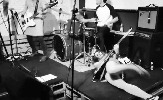 snake_sister_bunker_ensayo