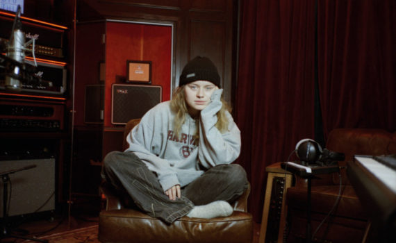 girl_in_red_say_it_Pontus_Hammarstrom