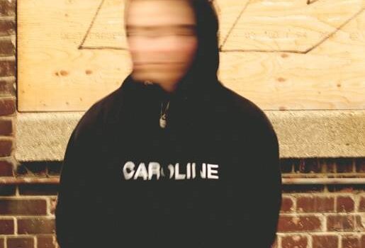 verzache_look_away_cover