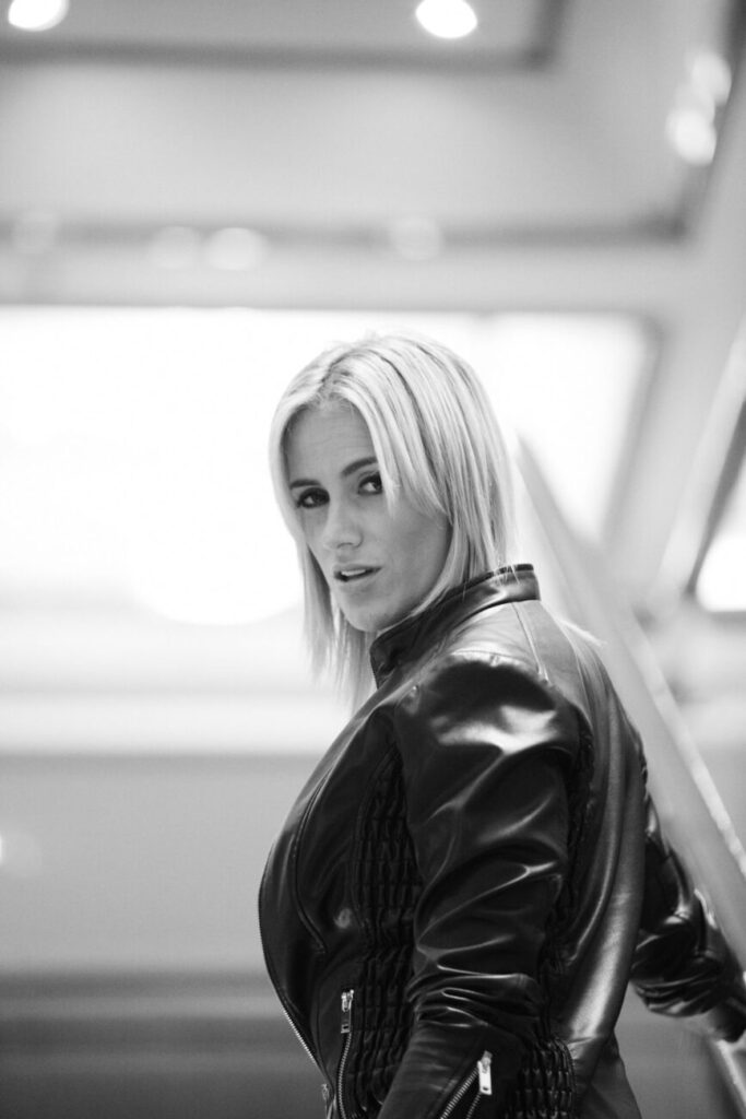 Jennifer_rojo_Cosmos_Felipe_Florez_Ramos