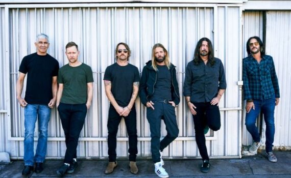 foo_fighters_waiting_on_a_war