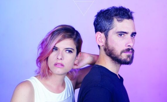 escuchando_elefantes_por_que_siempre_cantais_en_ingles