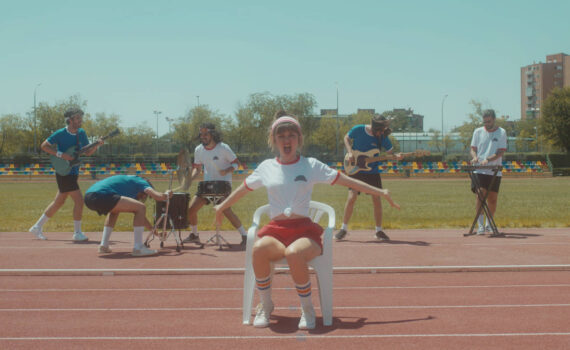 royal flash side chick dura salvaje