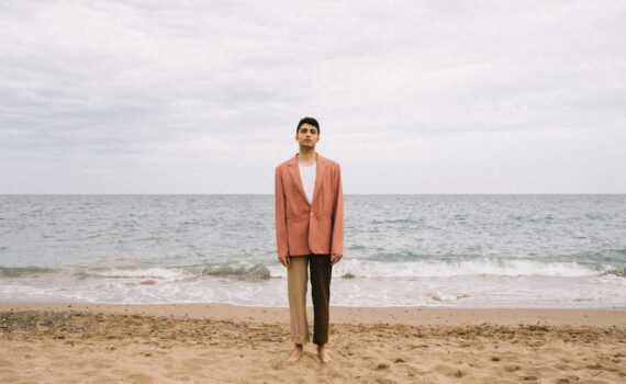 carlos gris un rato largo